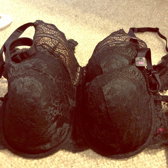 Bras and underwear - Picture 1 of 5